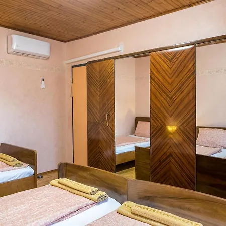 Seki Sest Villa Socerga